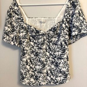 Abercrombie and Fitch M top